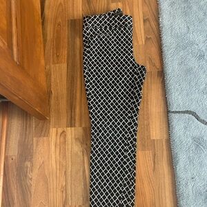 The Limited Black and White Diamond Pattern Dress Pants